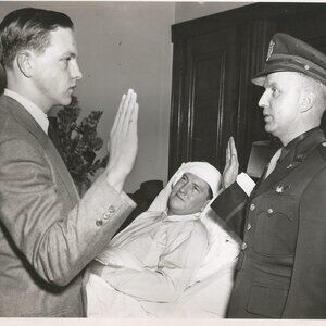 Vtg WWII U.S. Military Bedside Swearing In Ceremony Publicity B & W Photo 8 x 10